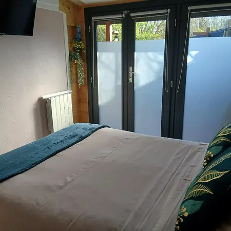 Et L'éclosion Des Papillons à 10 Kms De Lens Hébergement de vacances *