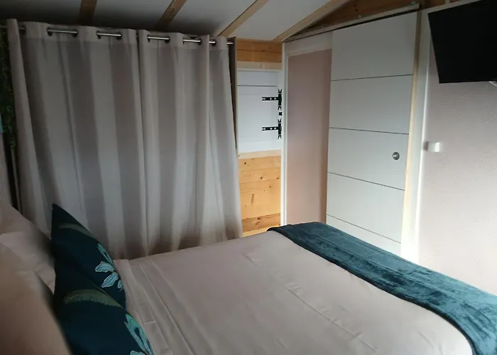 Et L'éclosion Des Papillons à 10 Kms De Lens Hébergement de vacances